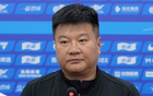 略显仓促，李金羽正常出席赛前发布会，两小时后铁人官宣其下课